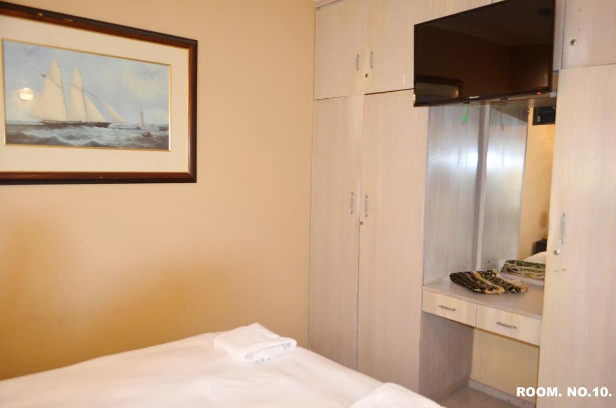 St@y-1-bnb Cape Town