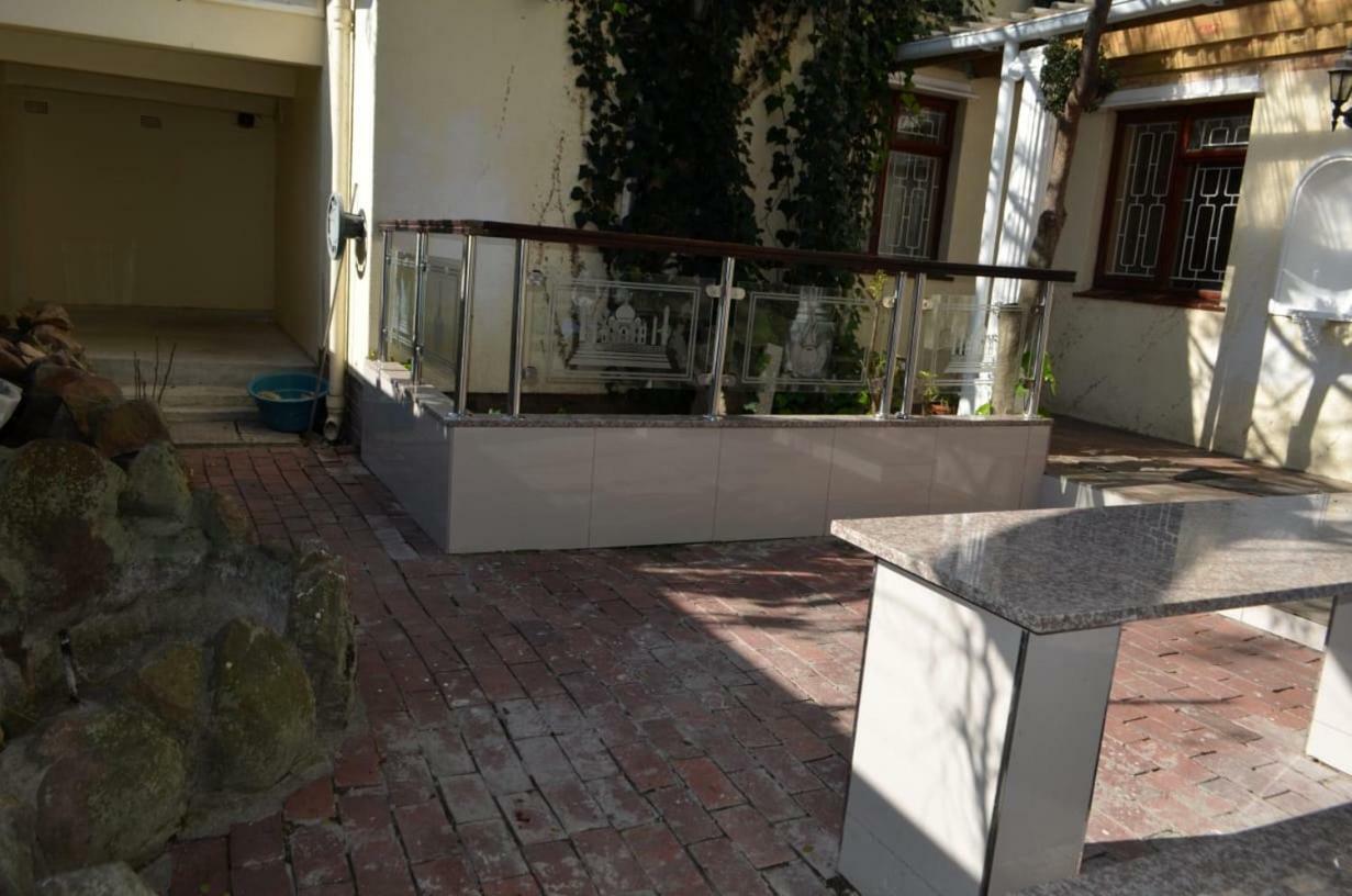 St@y-1-bnb Cape Town