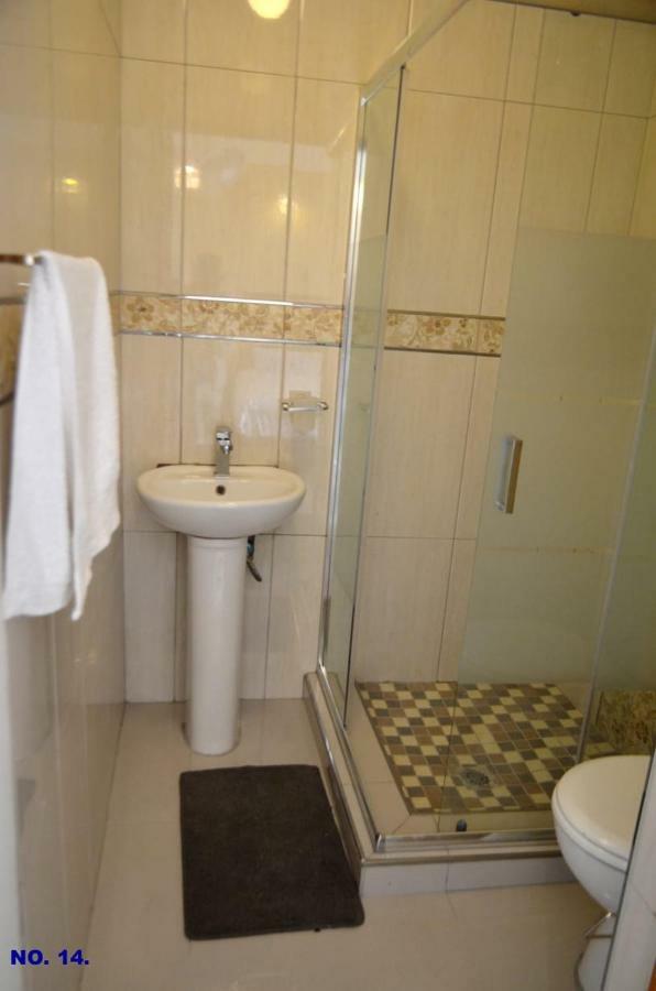 St@y-1-bnb Cape Town